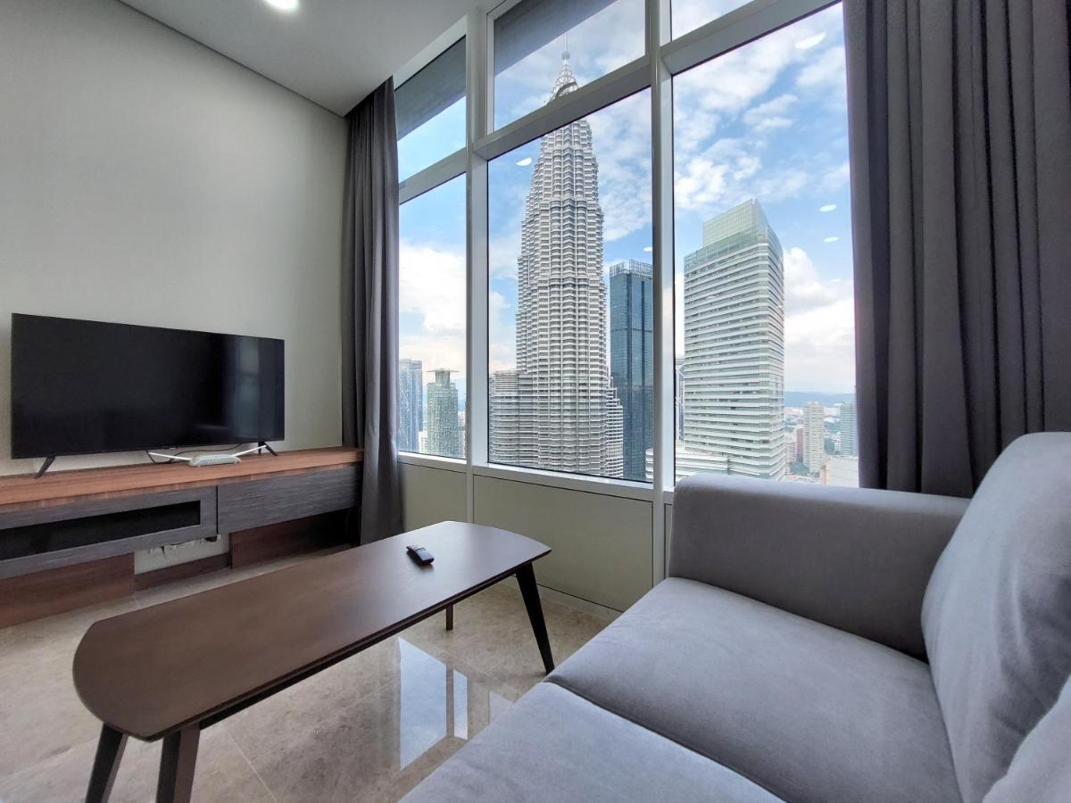 Sky Suites With Klcc Twin Tower View By Irent365 Куала Лумпур Стая снимка