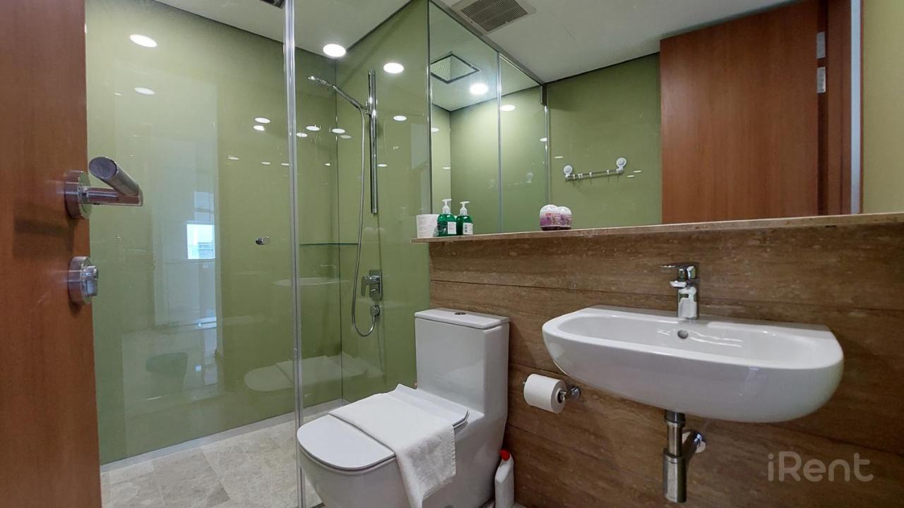 Sky Suites With Klcc Twin Tower View By Irent365 Куала Лумпур Екстериор снимка